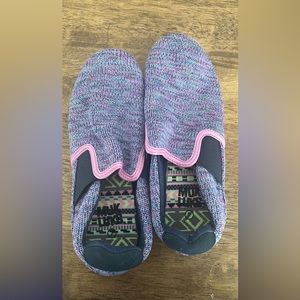 Muk luks slip ons